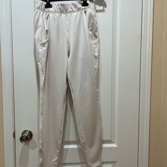 GYMSHARK FITTED PANTS (with small stain on back) see pics - Picture 2 of 8